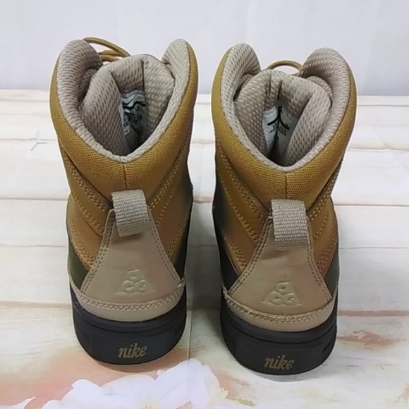 Nike Kid's ACG Boots 5101b - Picture 2 of 6